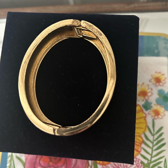 Spring high quailty costume bangle 🌺 - Picture 3 of 4